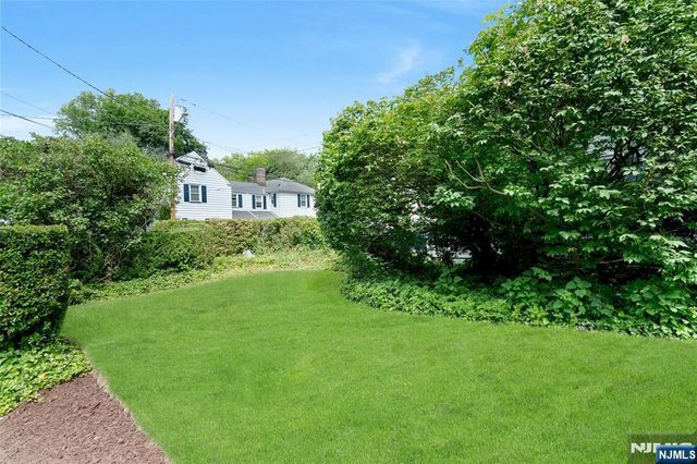12 Bancroft Place, Fair Lawn, NJ 07410