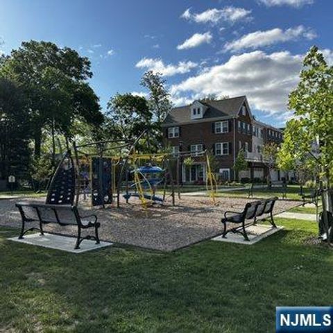 12 Bancroft Place, Fair Lawn, NJ 07410
