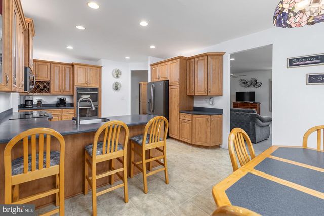 10 LANGE CT, Mullica Hill, NJ 08062