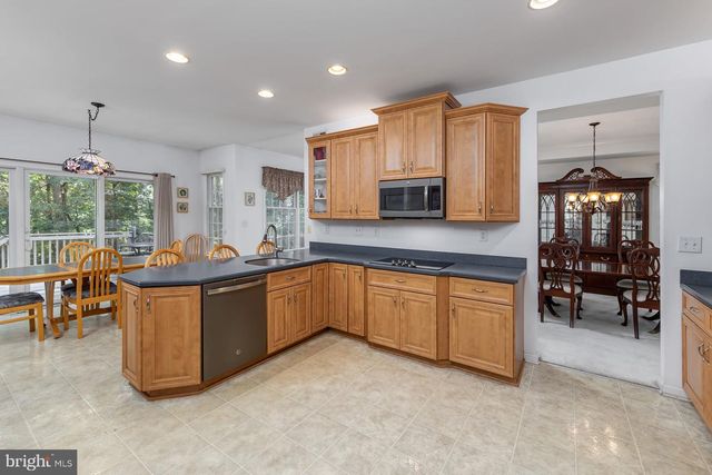 10 LANGE CT, Mullica Hill, NJ 08062