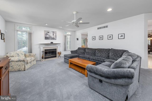 10 LANGE CT, Mullica Hill, NJ 08062