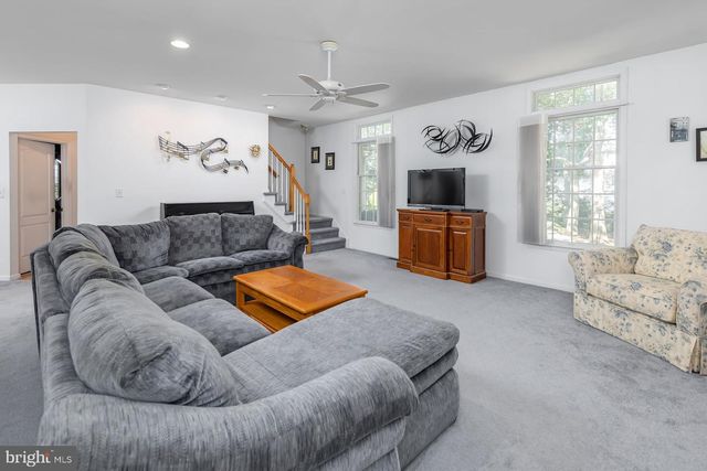 10 LANGE CT, Mullica Hill, NJ 08062