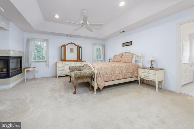 10 LANGE CT, Mullica Hill, NJ 08062