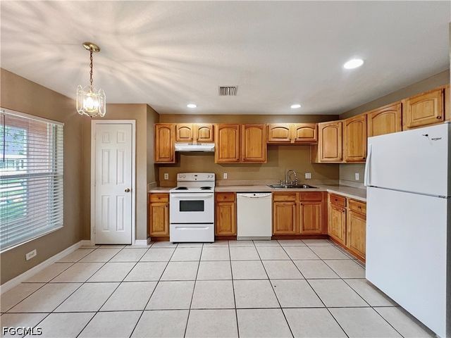 5231 27th ST SW, Lehigh Acres, FL 33973