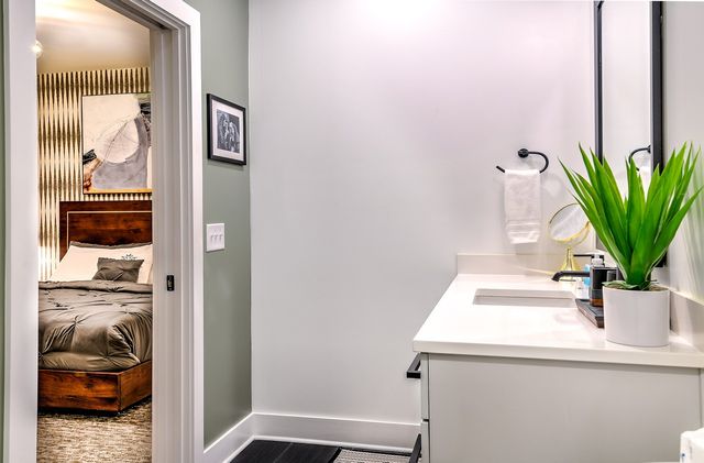 2704 Clifton Ave Apt 402, Nashville, TN 37209