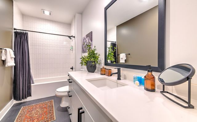 2704 Clifton Ave Apt 402, Nashville, TN 37209