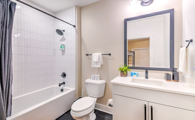 2704 Clifton Ave Apt 402, Nashville, TN 37209