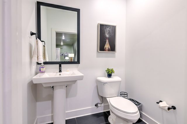 2704 Clifton Ave Apt 402, Nashville, TN 37209