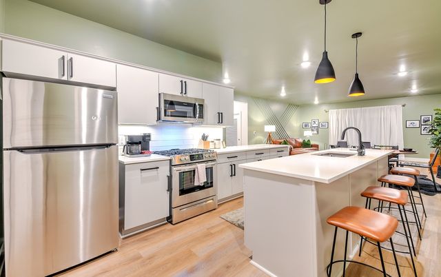 2704 Clifton Ave Apt 402, Nashville, TN 37209