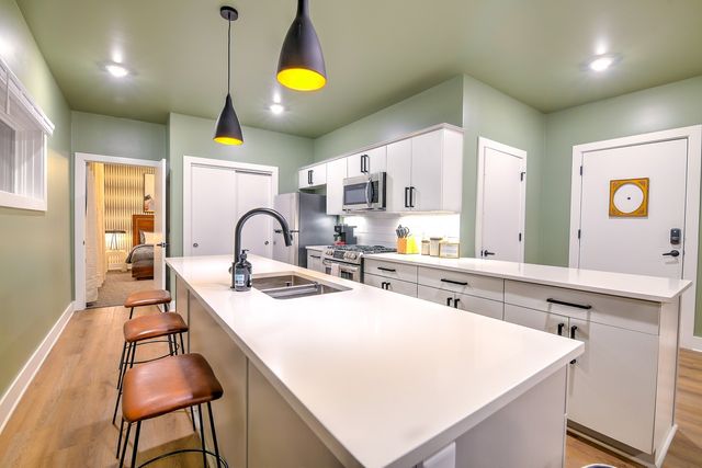 2704 Clifton Ave Apt 402, Nashville, TN 37209