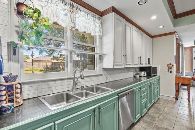 105 Long Branch Drive, Greenville, TX 75402
