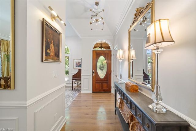 127 Wellesborough Road, Winston-salem, NC 27104