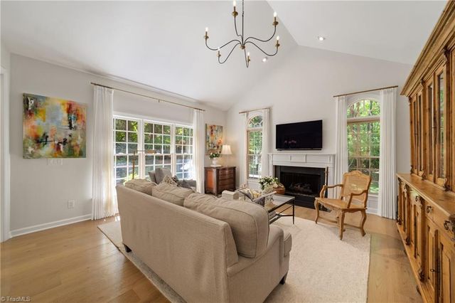127 Wellesborough Road, Winston-salem, NC 27104