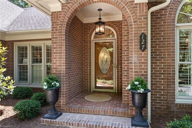 127 Wellesborough Road, Winston-salem, NC 27104