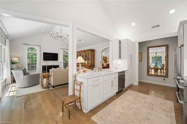 127 Wellesborough Road, Winston-salem, NC 27104