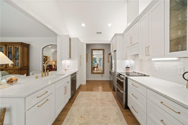 127 Wellesborough Road, Winston-salem, NC 27104