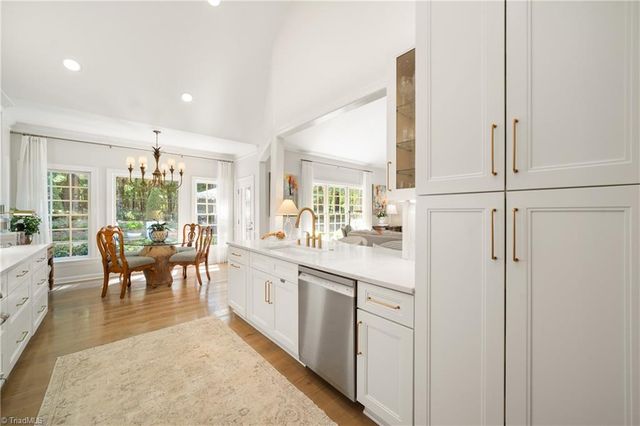 127 Wellesborough Road, Winston-salem, NC 27104