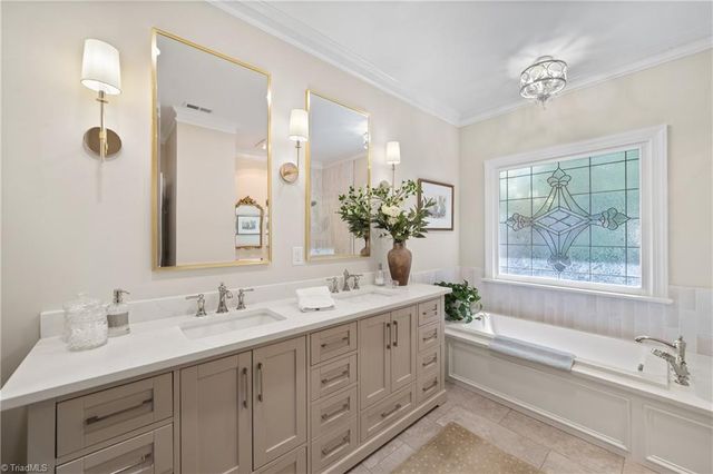 127 Wellesborough Road, Winston-salem, NC 27104