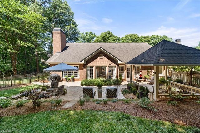 127 Wellesborough Road, Winston-salem, NC 27104