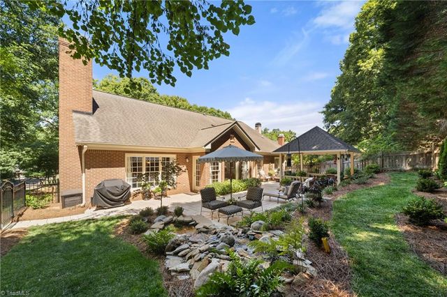 127 Wellesborough Road, Winston-salem, NC 27104