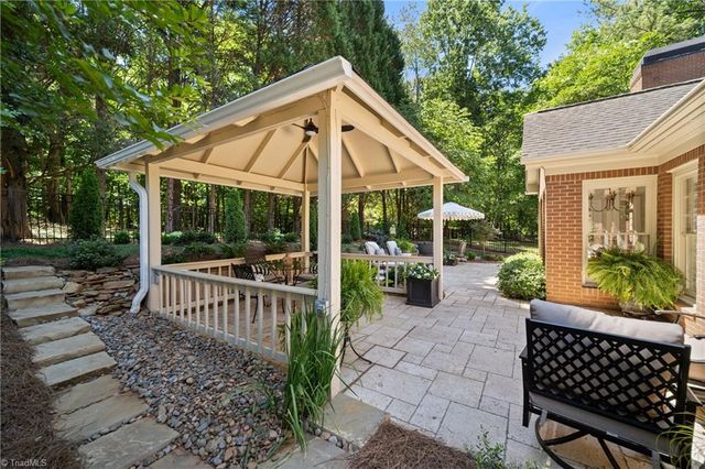 127 Wellesborough Road, Winston-salem, NC 27104