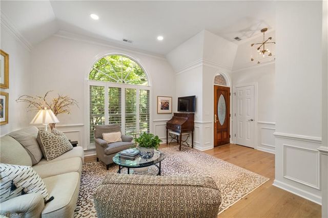 127 Wellesborough Road, Winston-salem, NC 27104