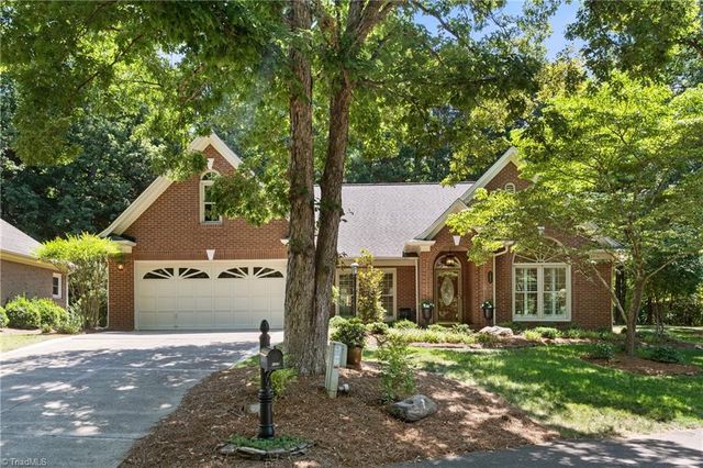 127 Wellesborough Road, Winston-salem, NC 27104