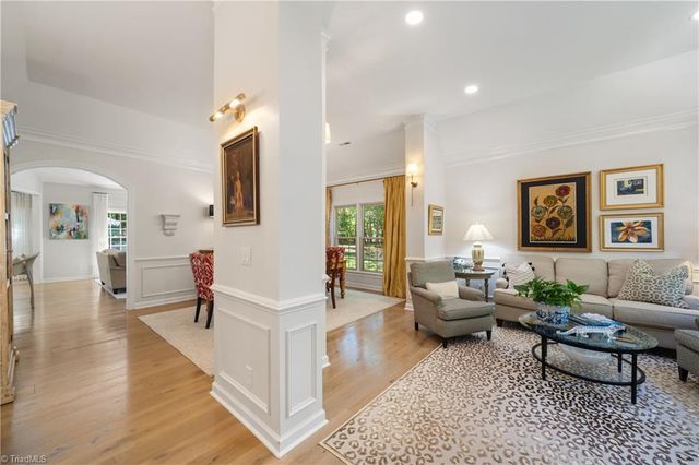 127 Wellesborough Road, Winston-salem, NC 27104