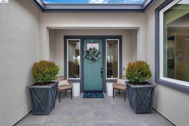 1371 Crescent Avenue, Manteca, CA 95336