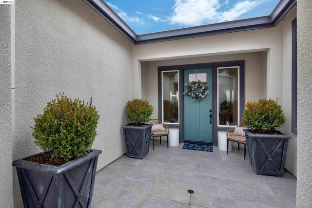 1371 Crescent Avenue, Manteca, CA 95336