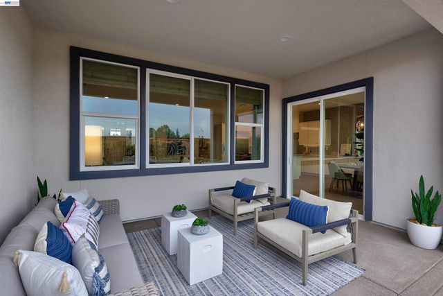 1371 Crescent Avenue, Manteca, CA 95336