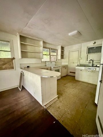 2339 Waiomao Road, Honolulu, HI 96816
