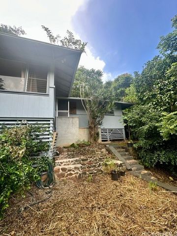 2339 Waiomao Road, Honolulu, HI 96816