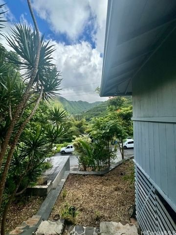 2339 Waiomao Road, Honolulu, HI 96816
