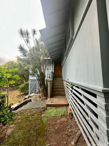 2339 Waiomao Road, Honolulu, HI 96816