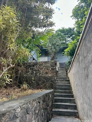 2339 Waiomao Road, Honolulu, HI 96816
