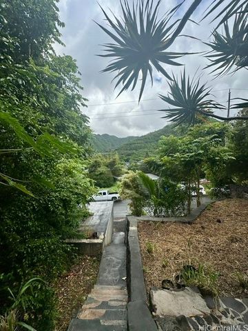 2339 Waiomao Road, Honolulu, HI 96816