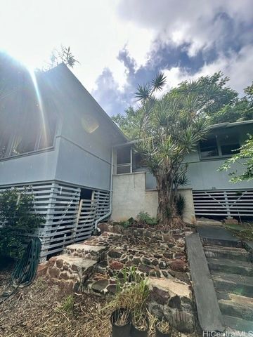 2339 Waiomao Road, Honolulu, HI 96816