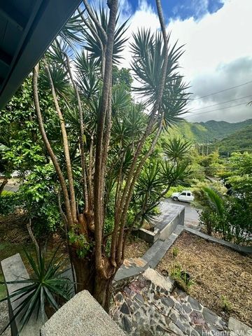 2339 Waiomao Road, Honolulu, HI 96816