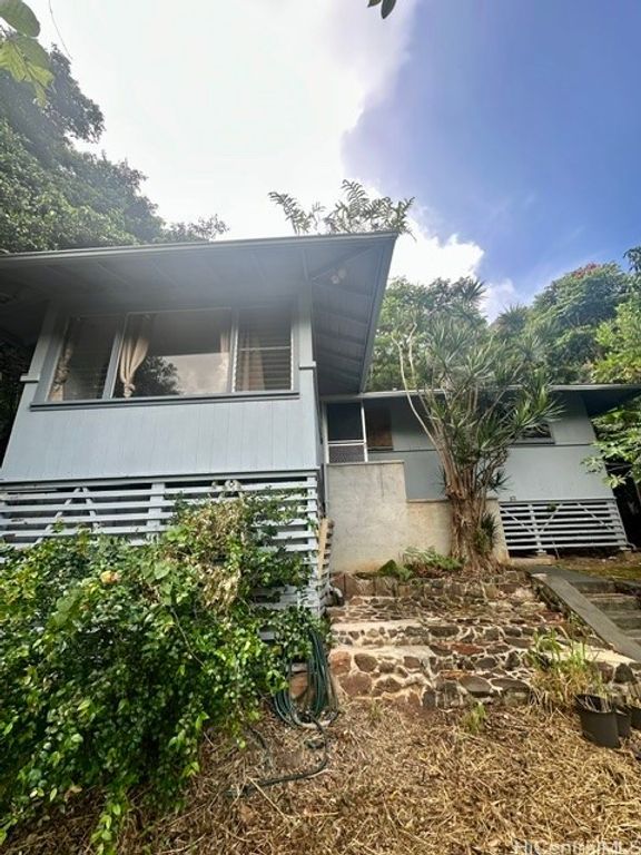 2339 Waiomao Road, Honolulu, HI 96816