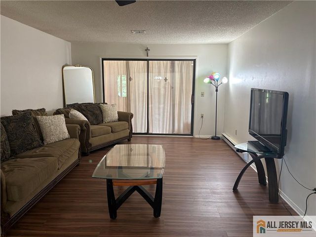 53 Juniper Plaza 53C, Monroe, NJ 08831