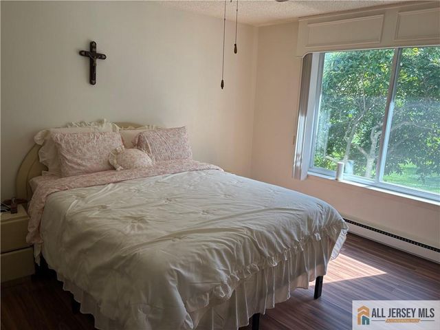 53 Juniper Plaza 53C, Monroe, NJ 08831
