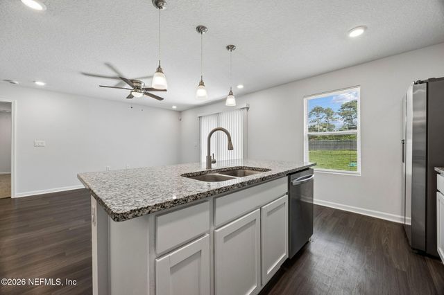 8064 NOROAD, Jacksonville, FL 32210