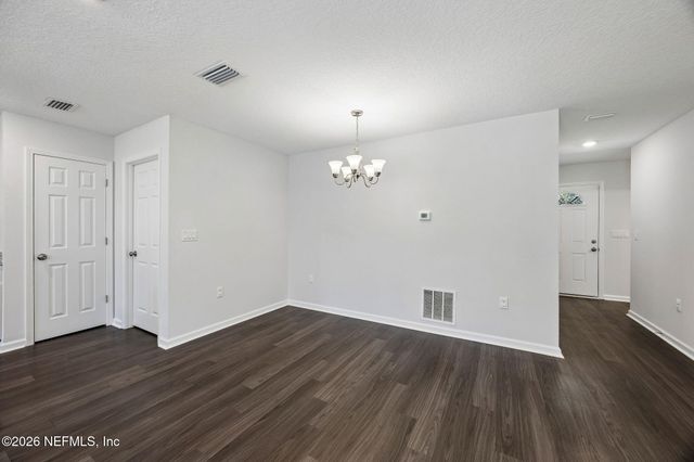 8064 NOROAD, Jacksonville, FL 32210