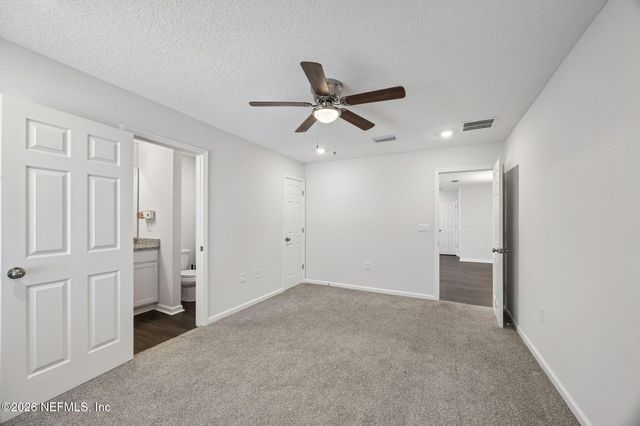 8064 NOROAD, Jacksonville, FL 32210