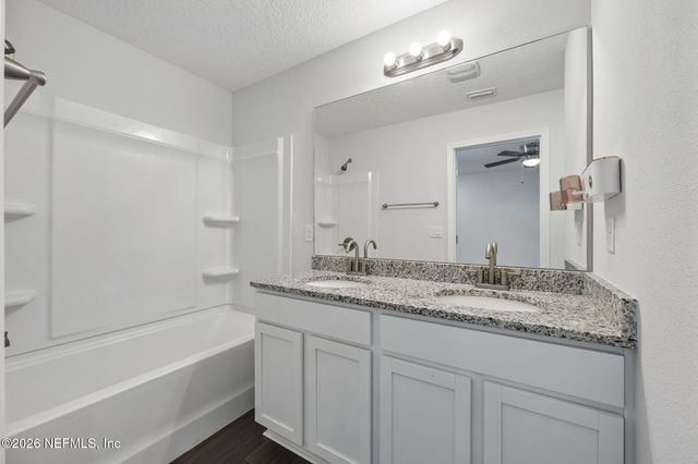 8064 NOROAD, Jacksonville, FL 32210