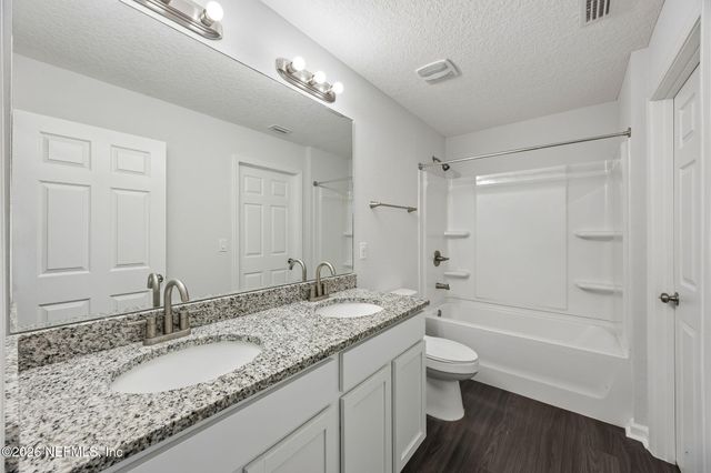 8064 NOROAD, Jacksonville, FL 32210