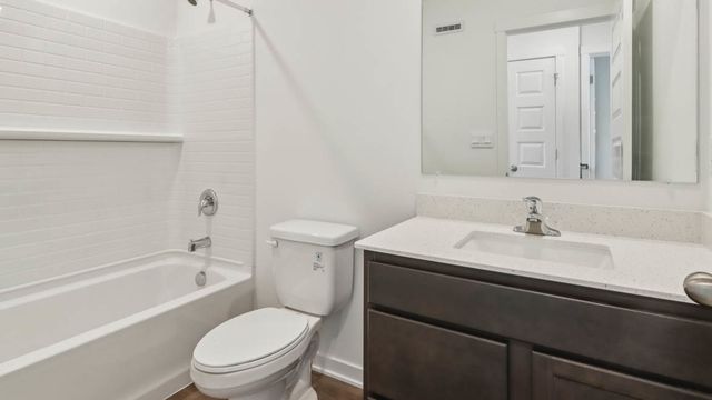 6510 Linden Trail E, Wonder Lake, IL 60097