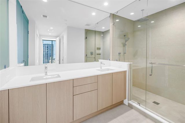 275 1ST AVENUE S 1703, St Petersburg, FL 33701