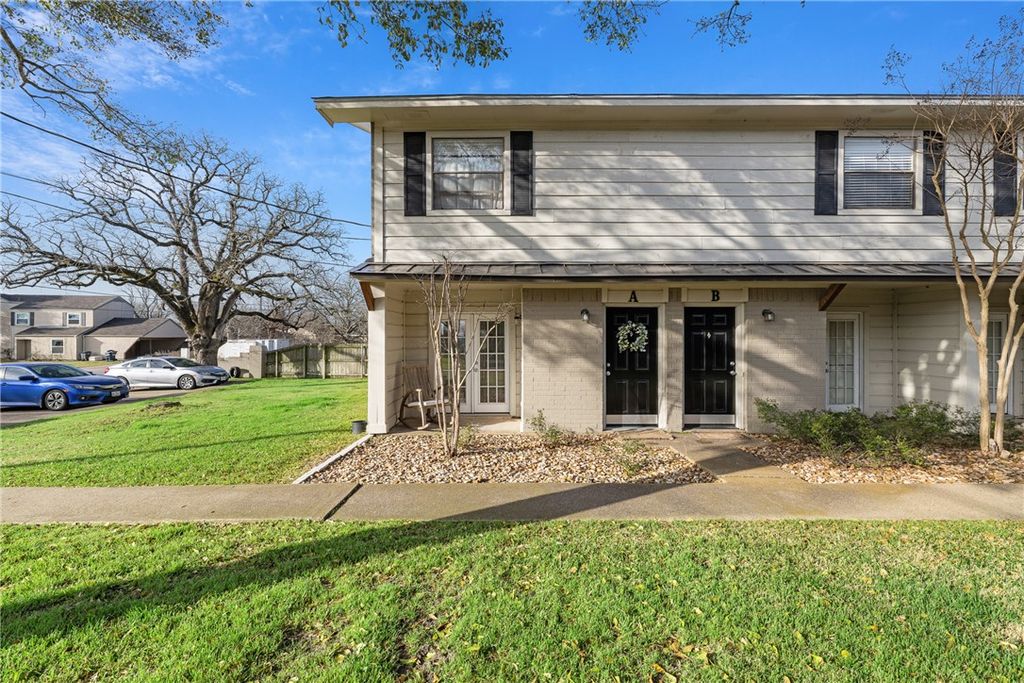 1400 Summit Street A, College Station, TX 77845